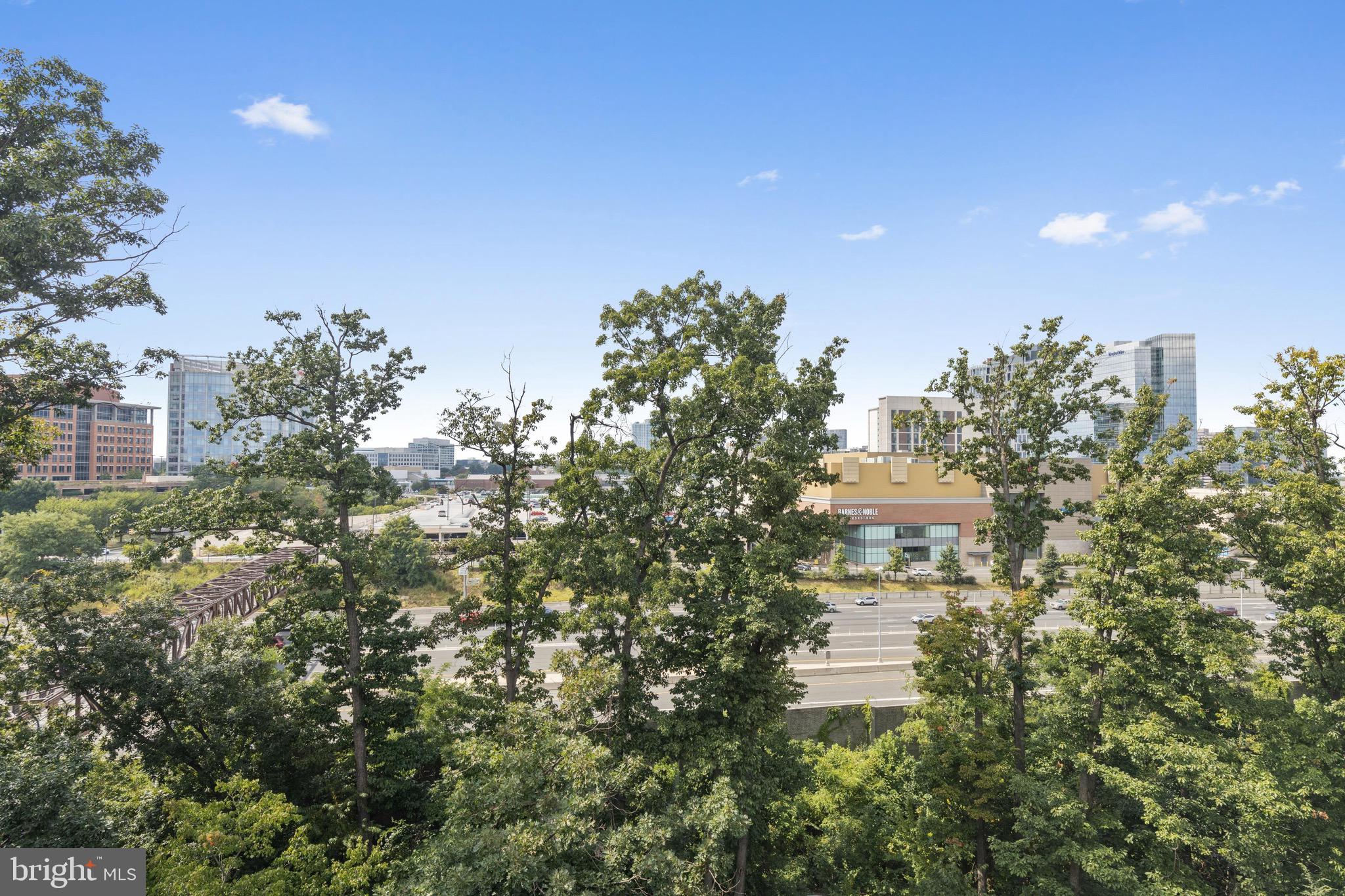 1808 OLD MEADOW ROAD Unit: 1405