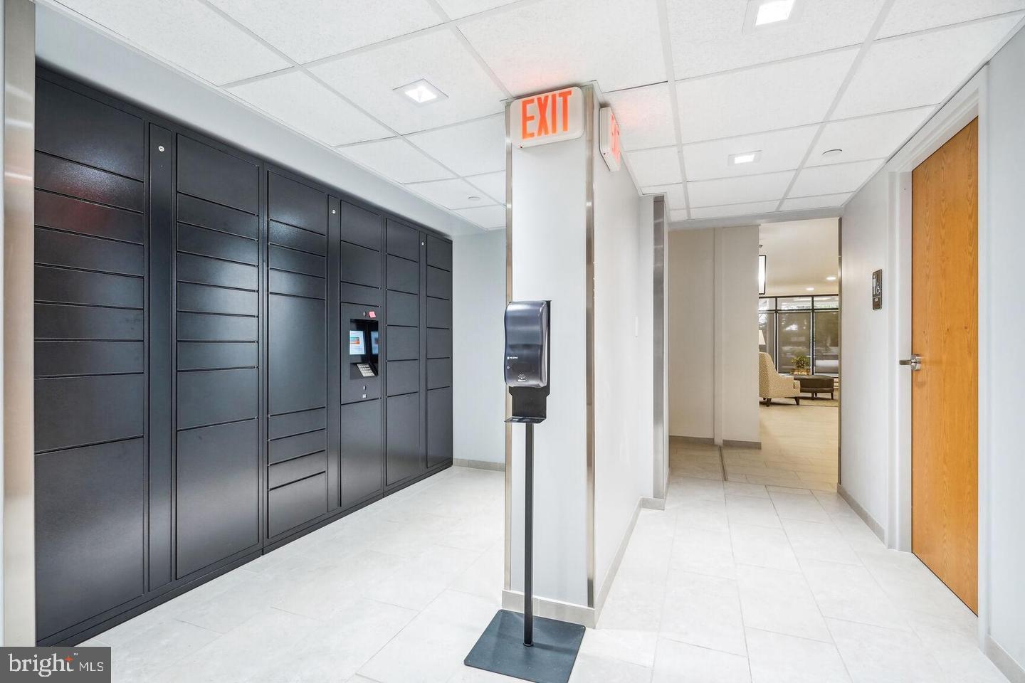 1808 OLD MEADOW RD #1405