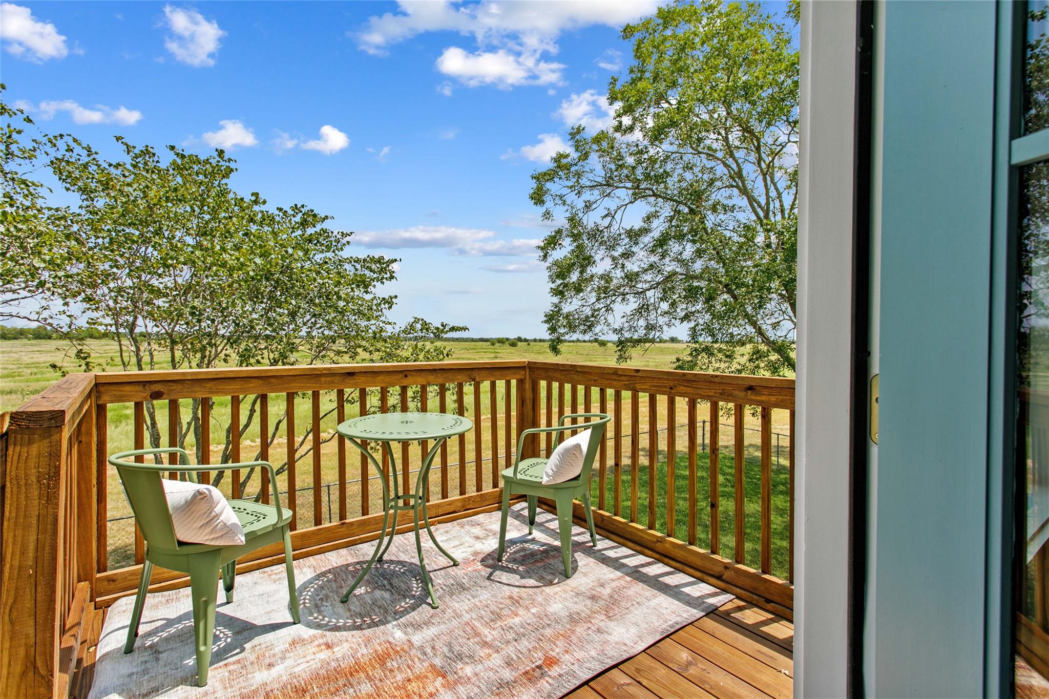523 E Farm Market 1291