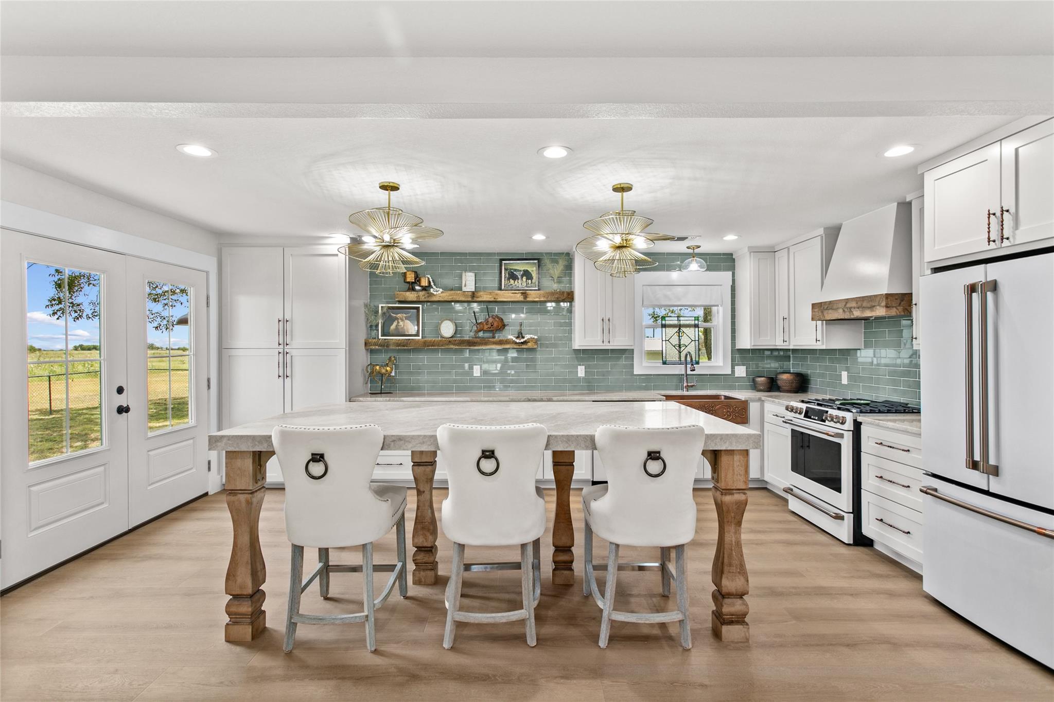 523 E Farm Market 1291