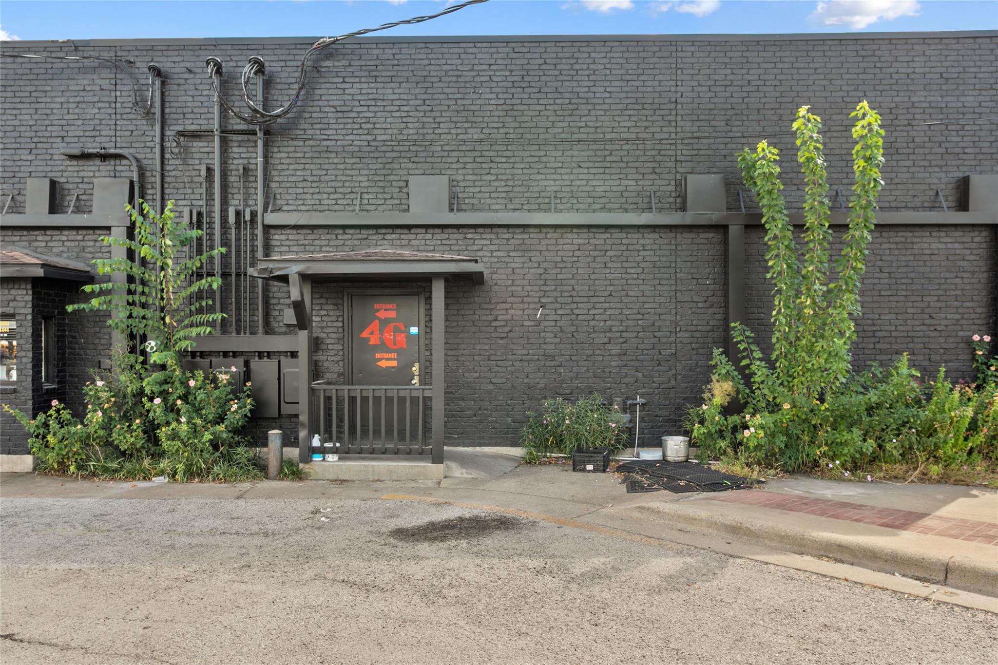 155 W Austin ST
