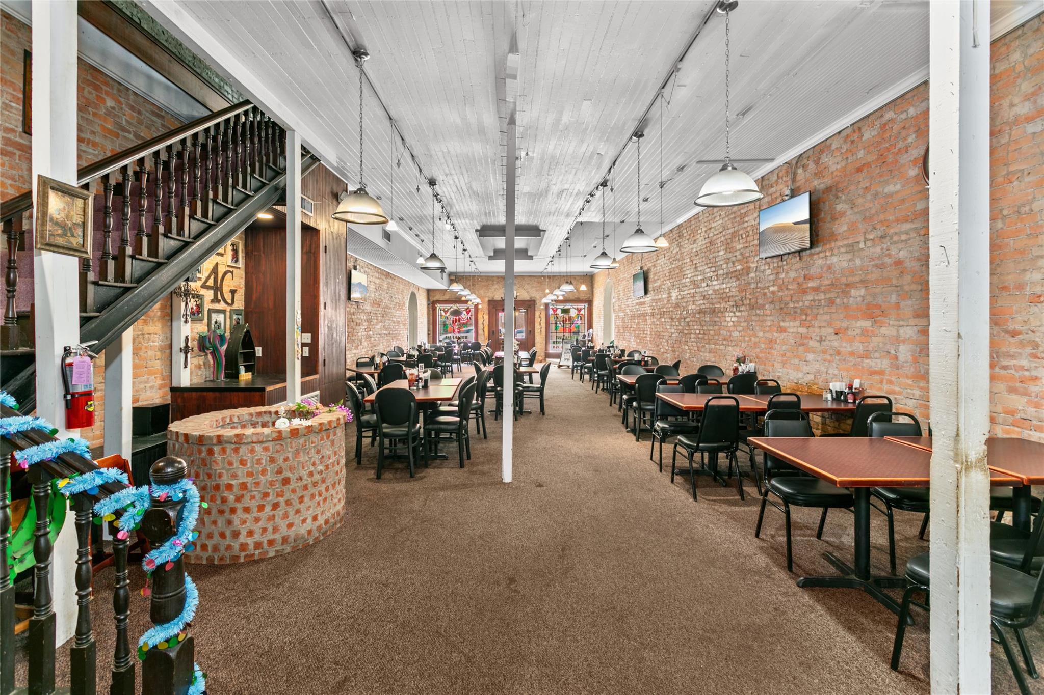 155 W Austin ST