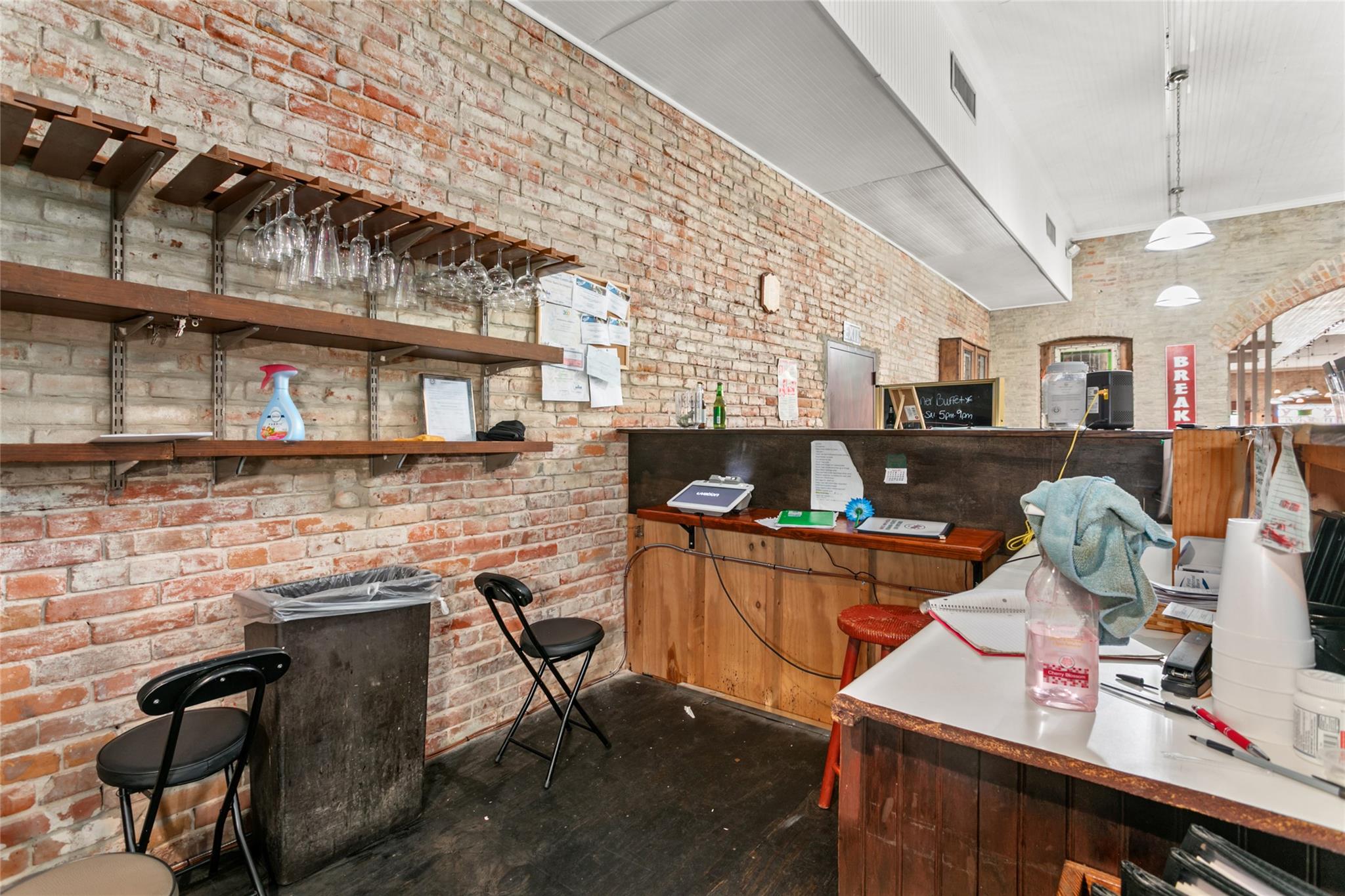 155 W Austin ST