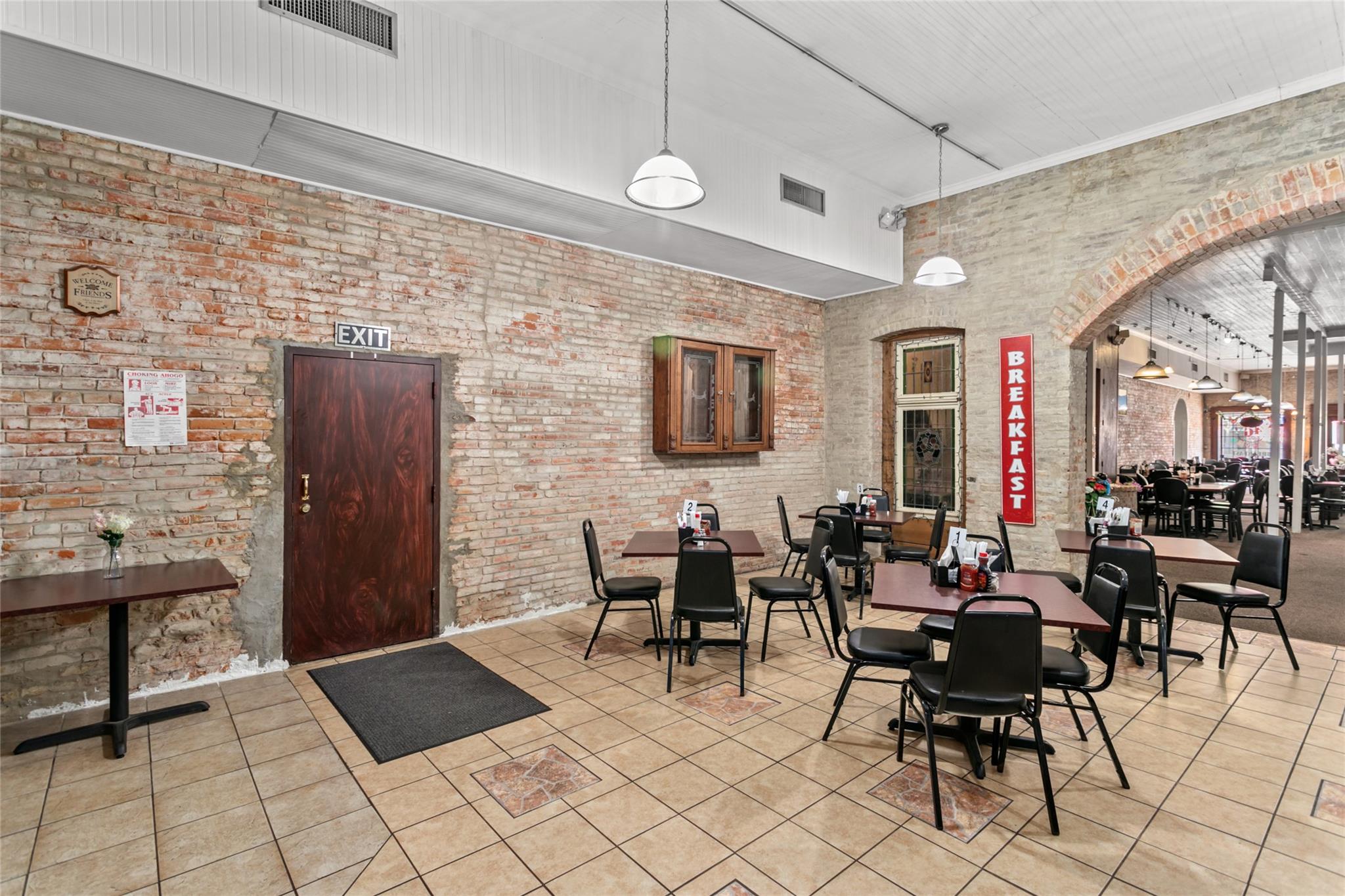 155 W Austin ST