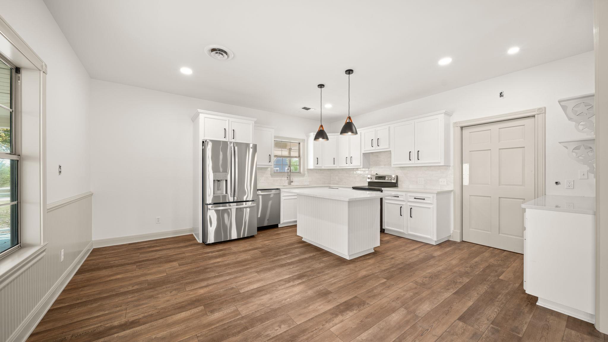 2205 S US Highway 77