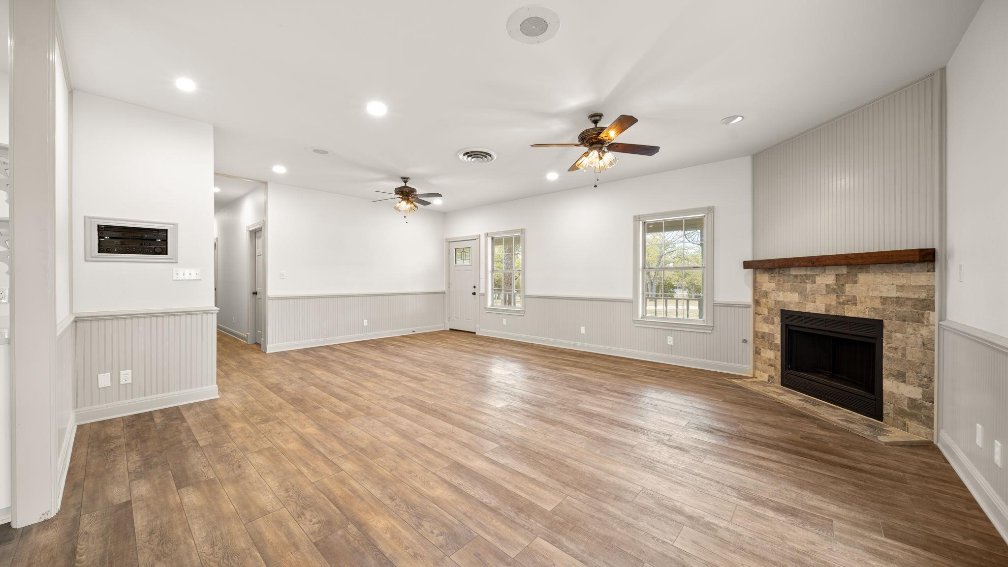 2205 S US Highway 77