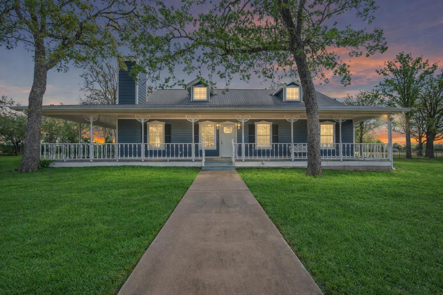 2205 S US Highway 77