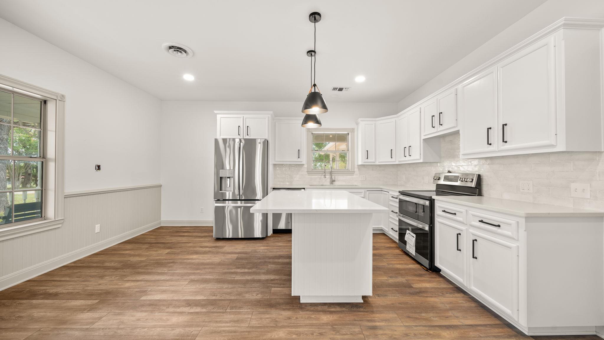 2205 S US Highway 77