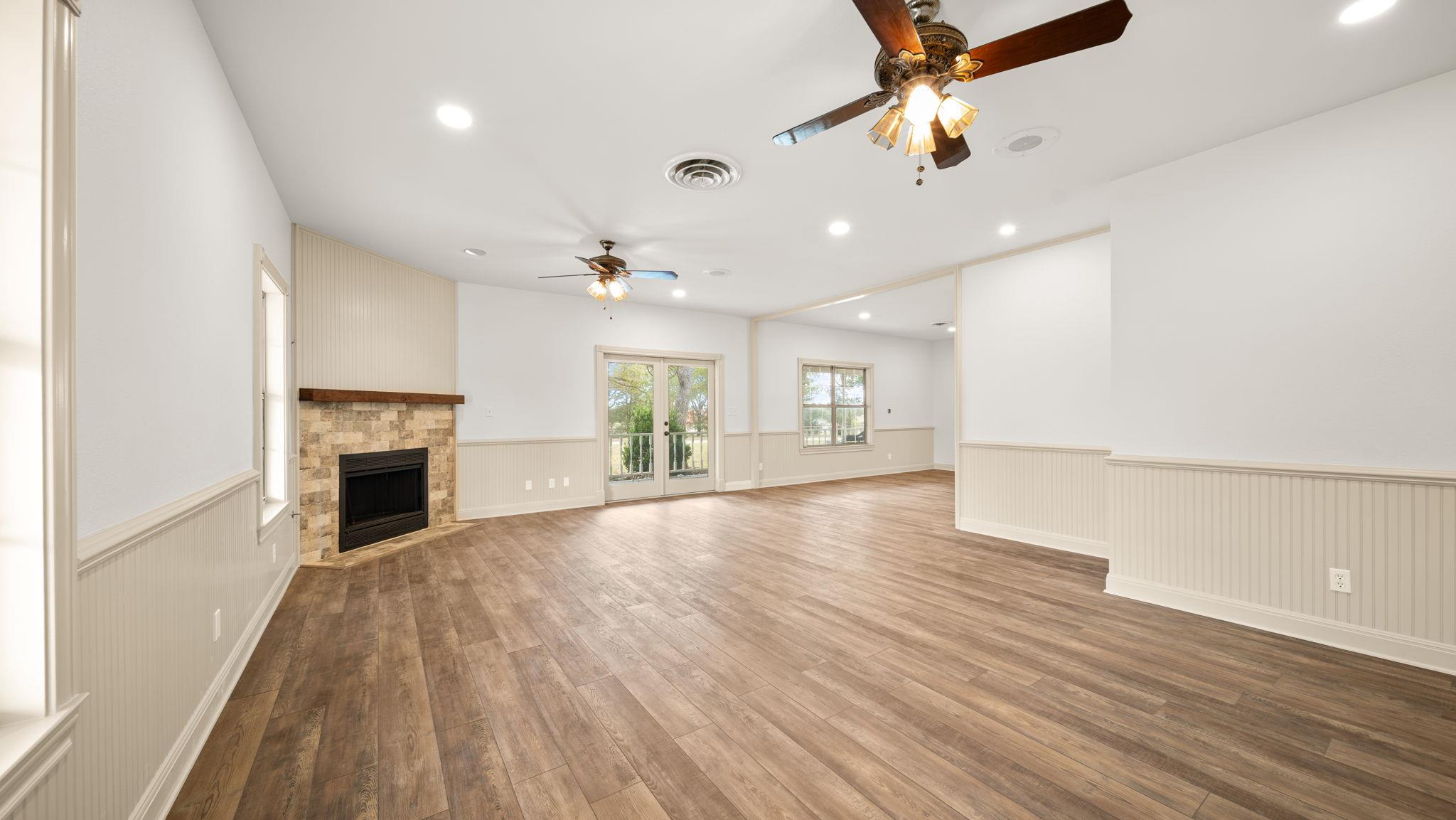 2205 S US Highway 77