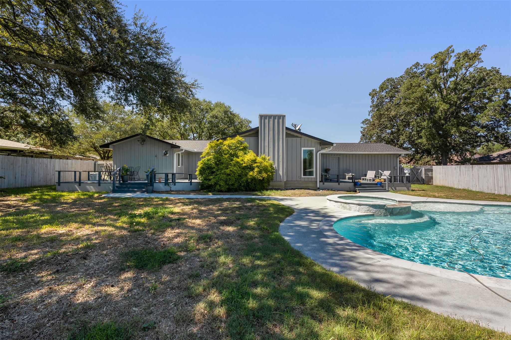 364 Woodland Ave