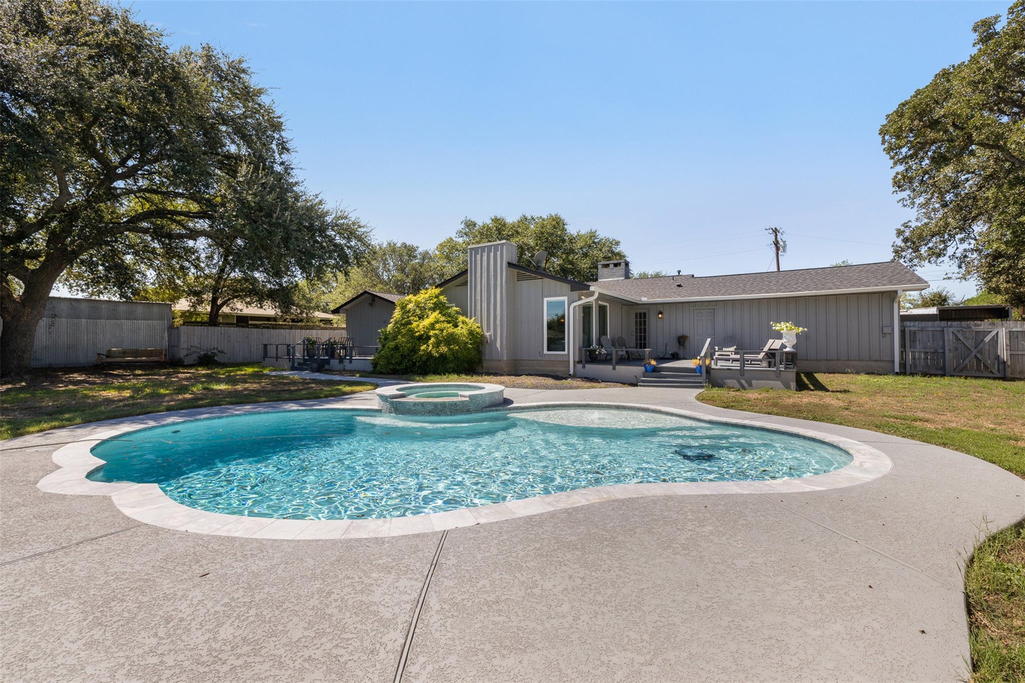 364 Woodland Ave