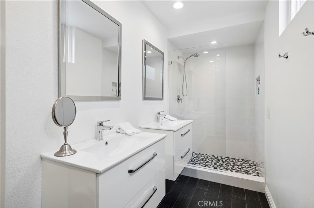 618 Acacia