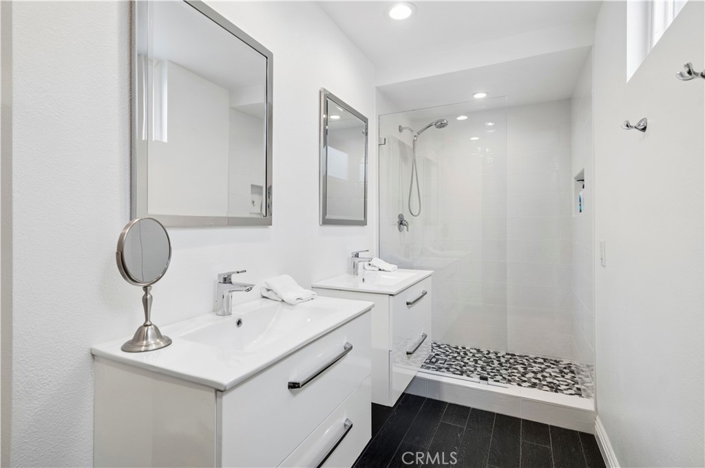 618 Acacia