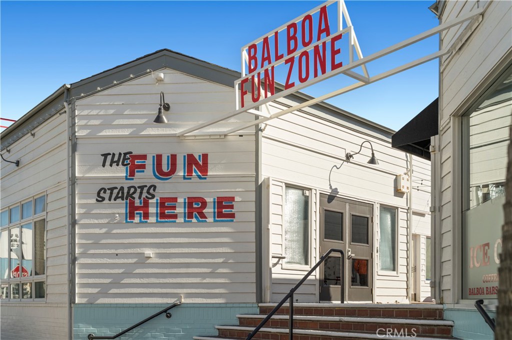 2025 E Balboa