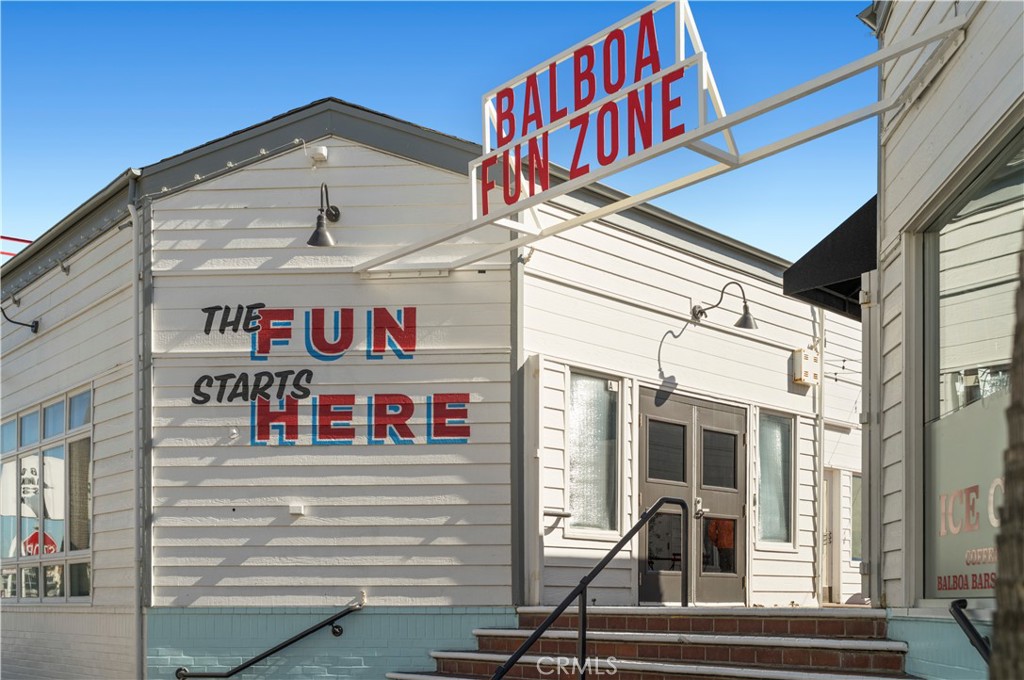 2025 E Balboa