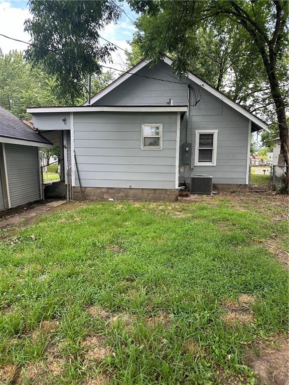 1007 W 3rd Street