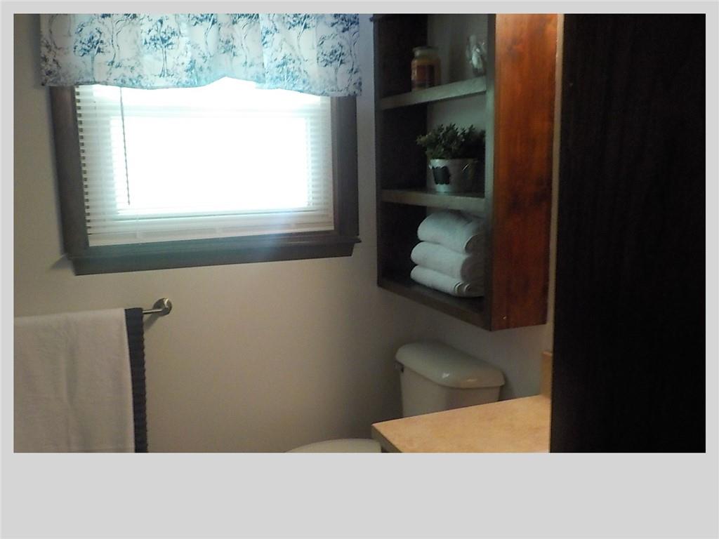 512 Hollywood Avenue