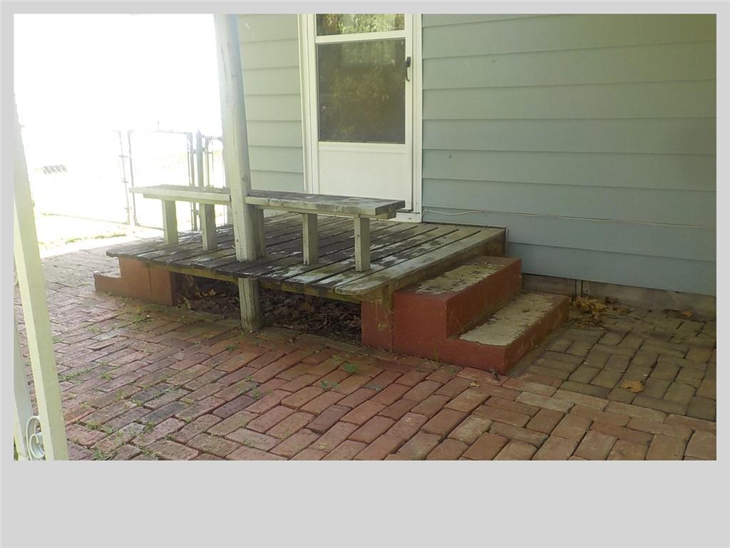 512 Hollywood Avenue