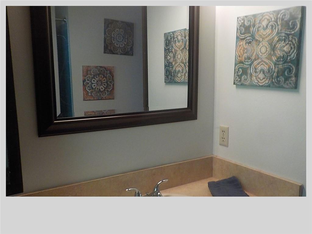 512 Hollywood Avenue