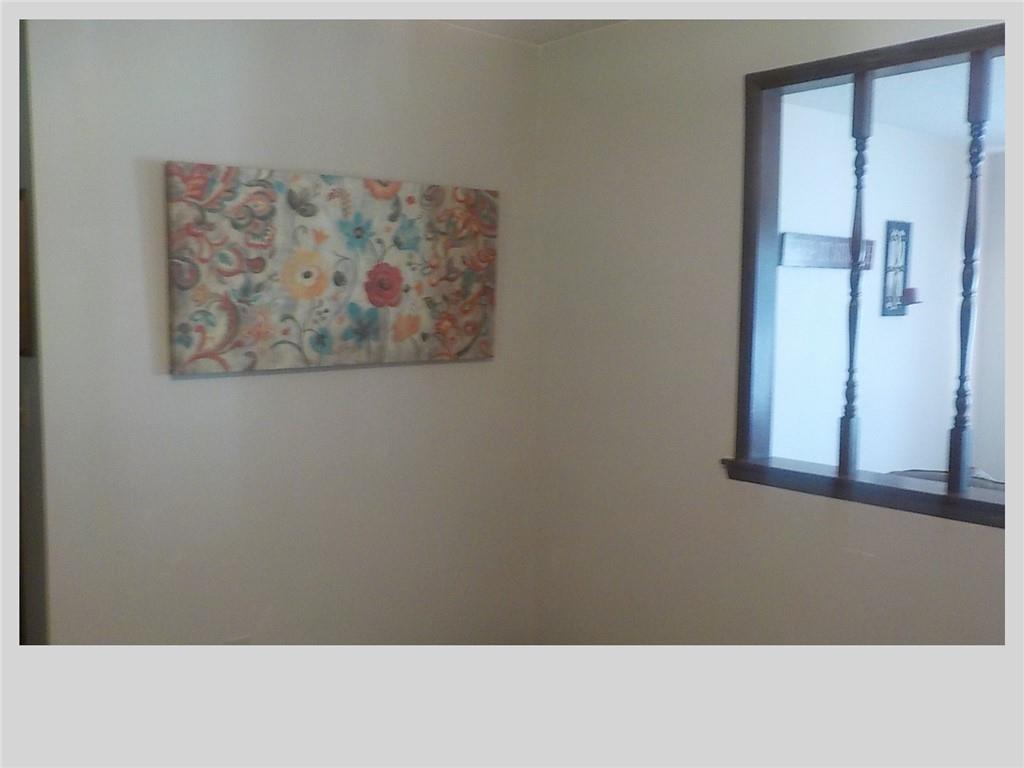 512 Hollywood Avenue