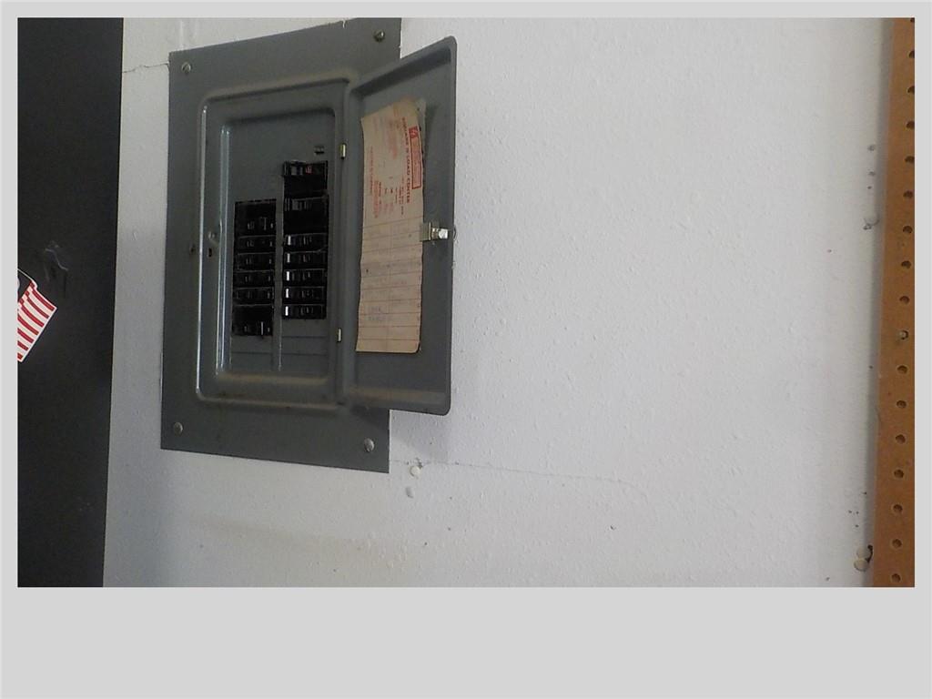 512 Hollywood Avenue