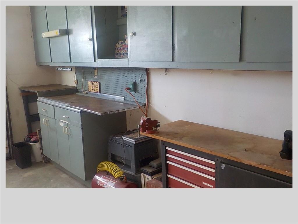 512 Hollywood Avenue