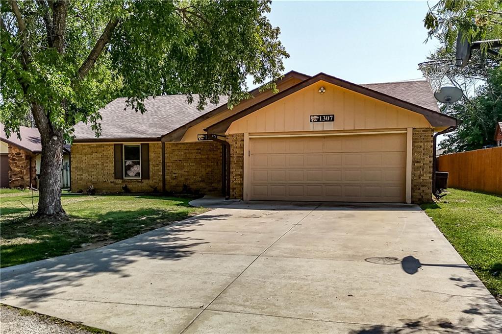 1307 W Hickory Street