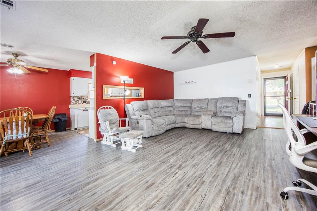 1307 W Hickory Street