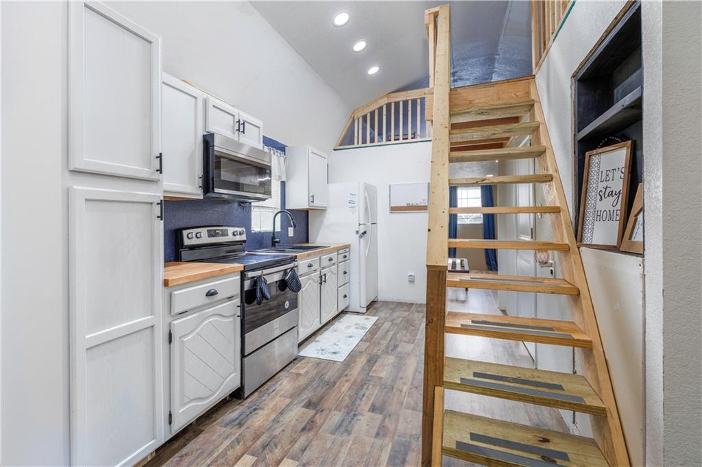 319 Oak Street