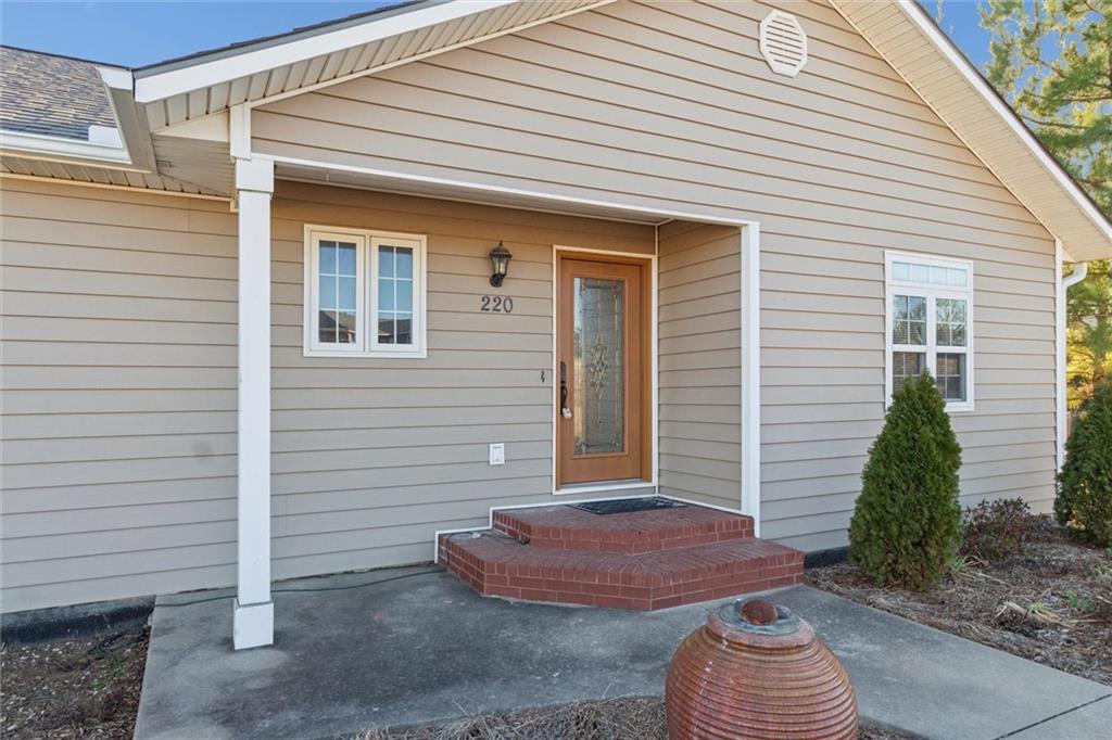 220 Overlook Drive