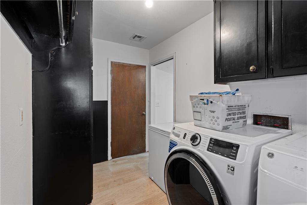 220 E 2nd Avenue