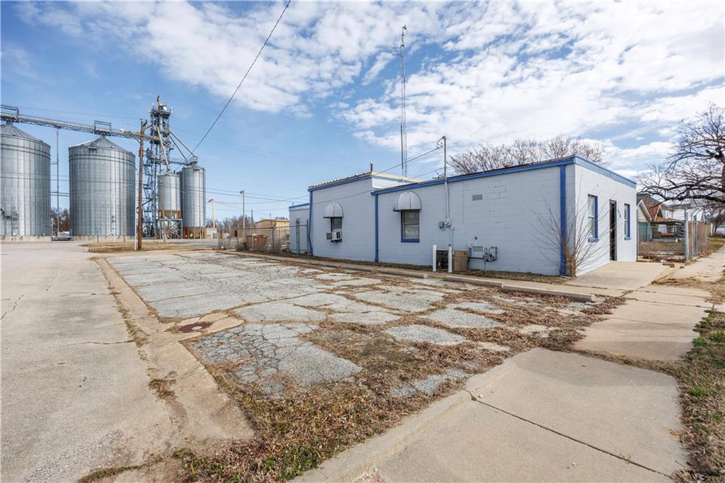 520 W Sycamore Street