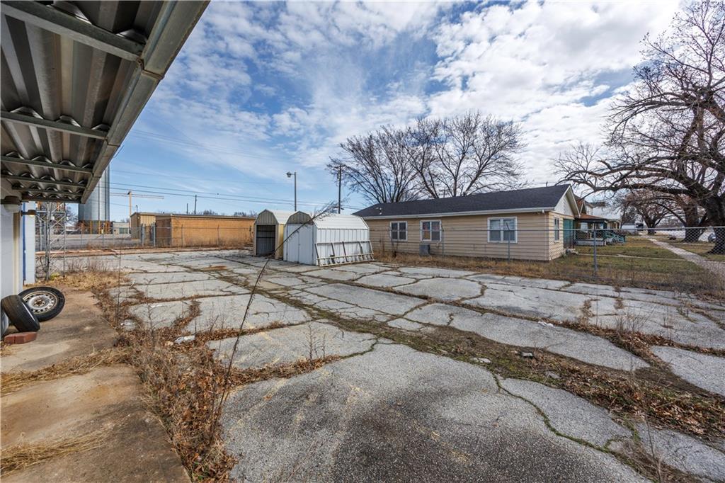 520 W Sycamore Street