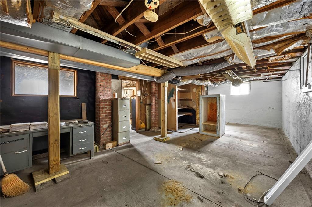 1624 Broadway Avenue