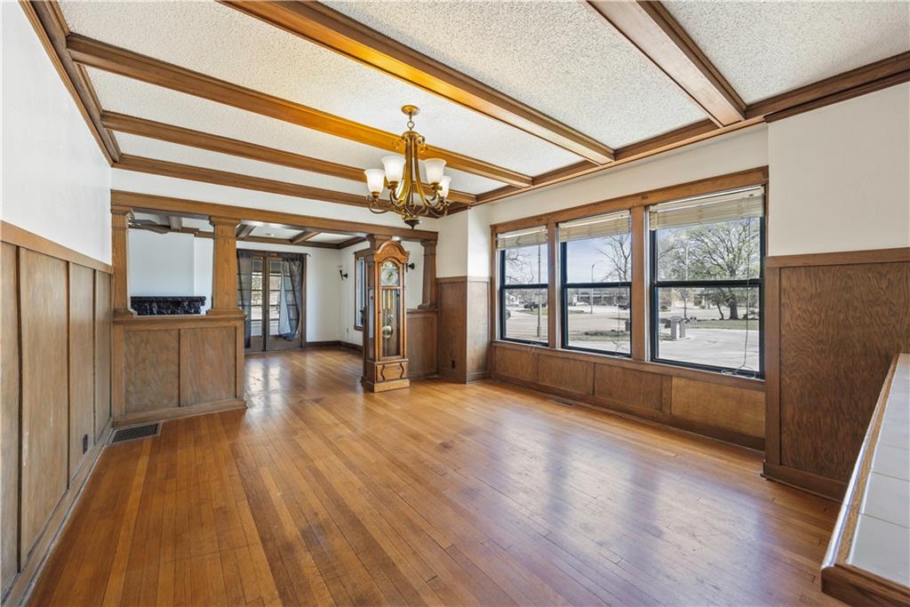 1624 Broadway Avenue