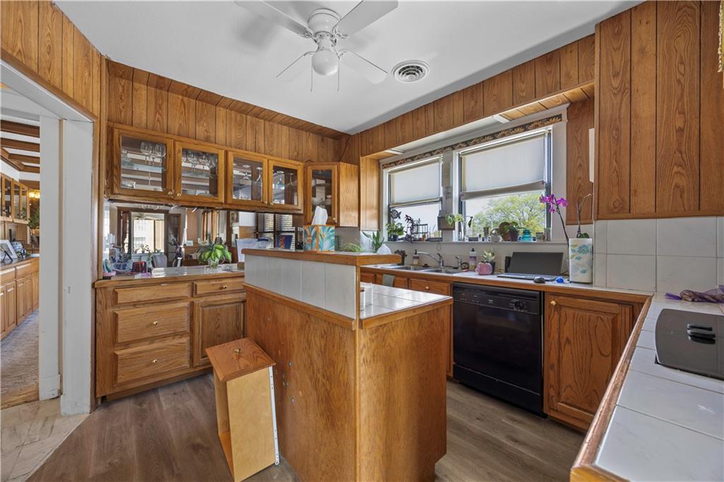 1624 Broadway Avenue