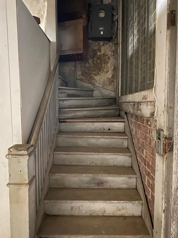 209 N Pennsylvania Avenue