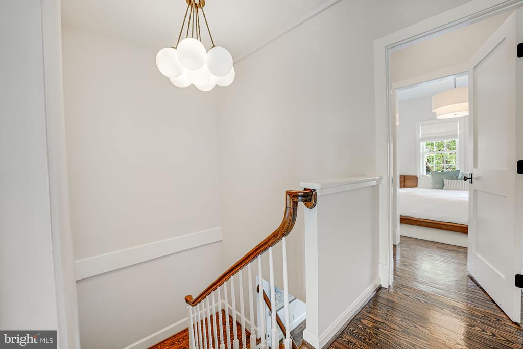 205 S Fayette St S