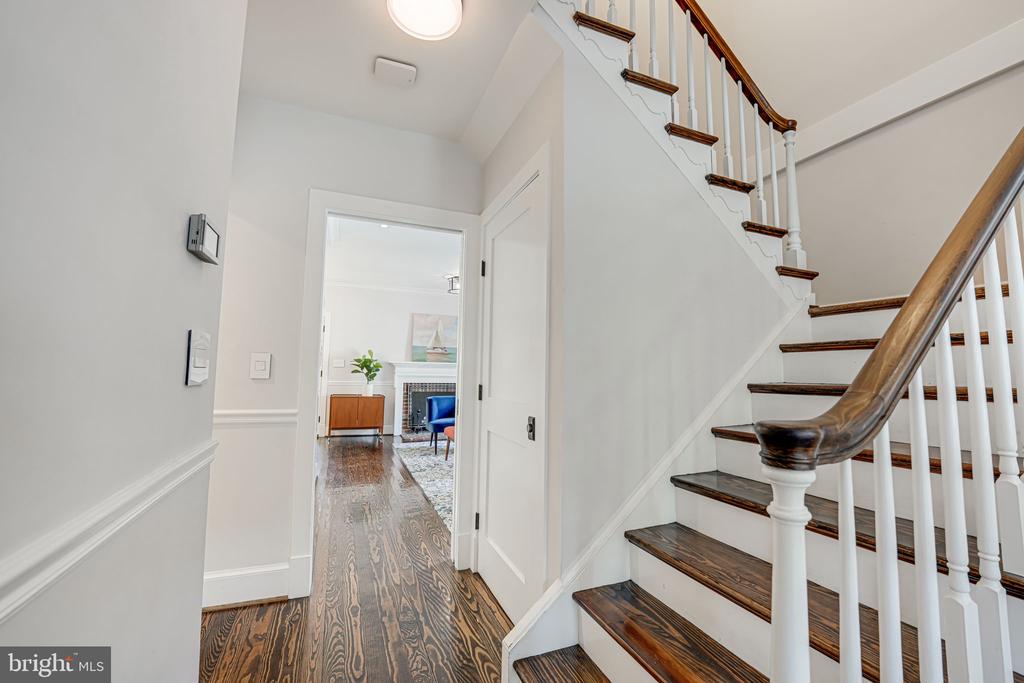 205 S Fayette St S