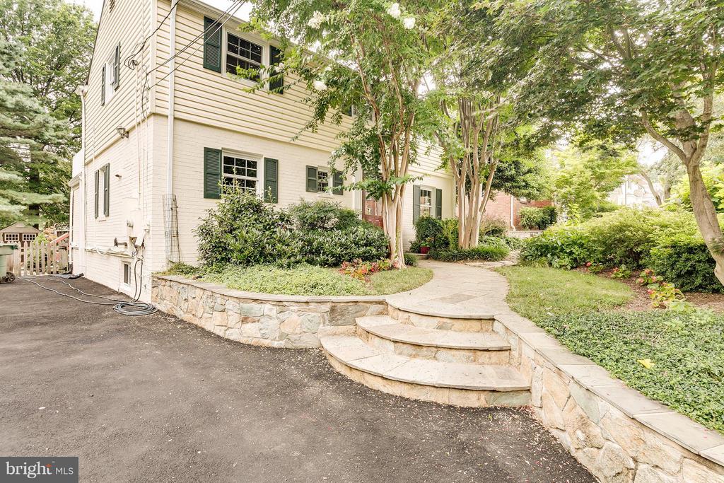 2404 Cameron Mills Rd