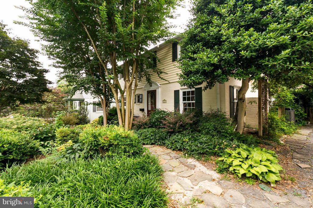 2404 Cameron Mills Rd