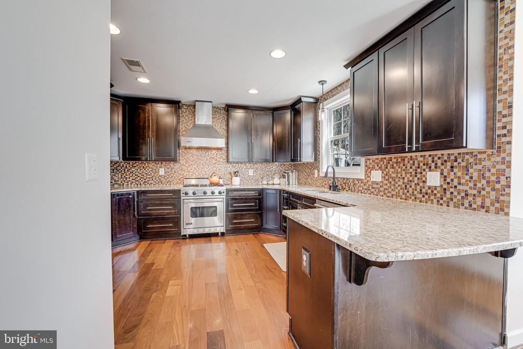 2419 Davis Ave