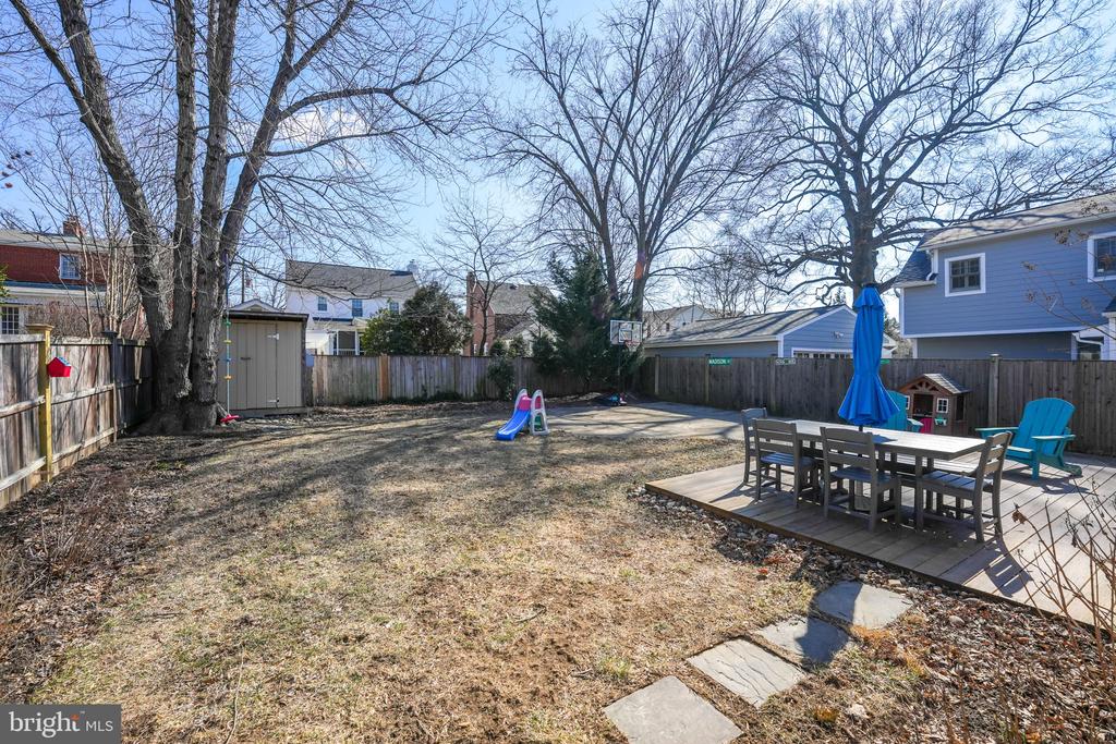 2419 Davis Ave