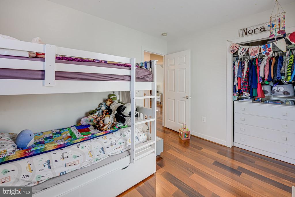 2419 Davis Ave