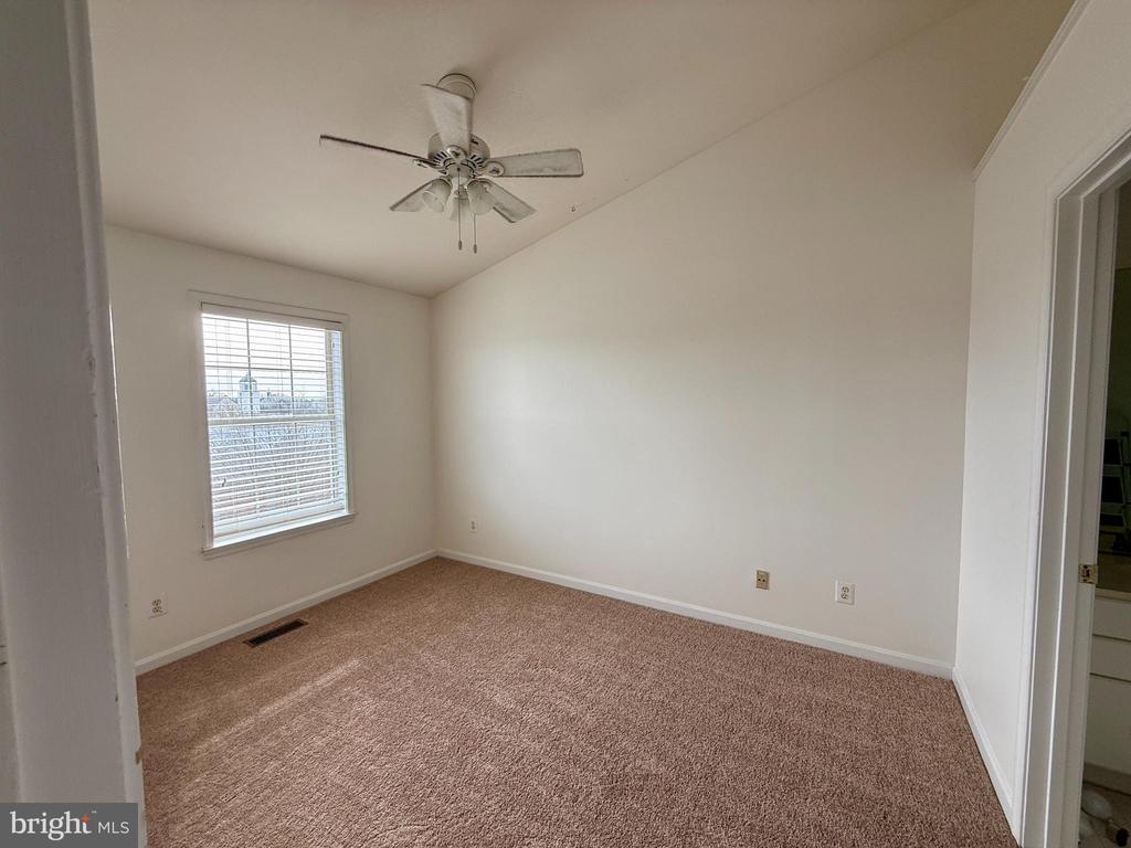 1809 KENWOOD AVENUE 303