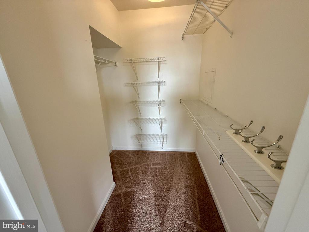1809 KENWOOD AVENUE 303
