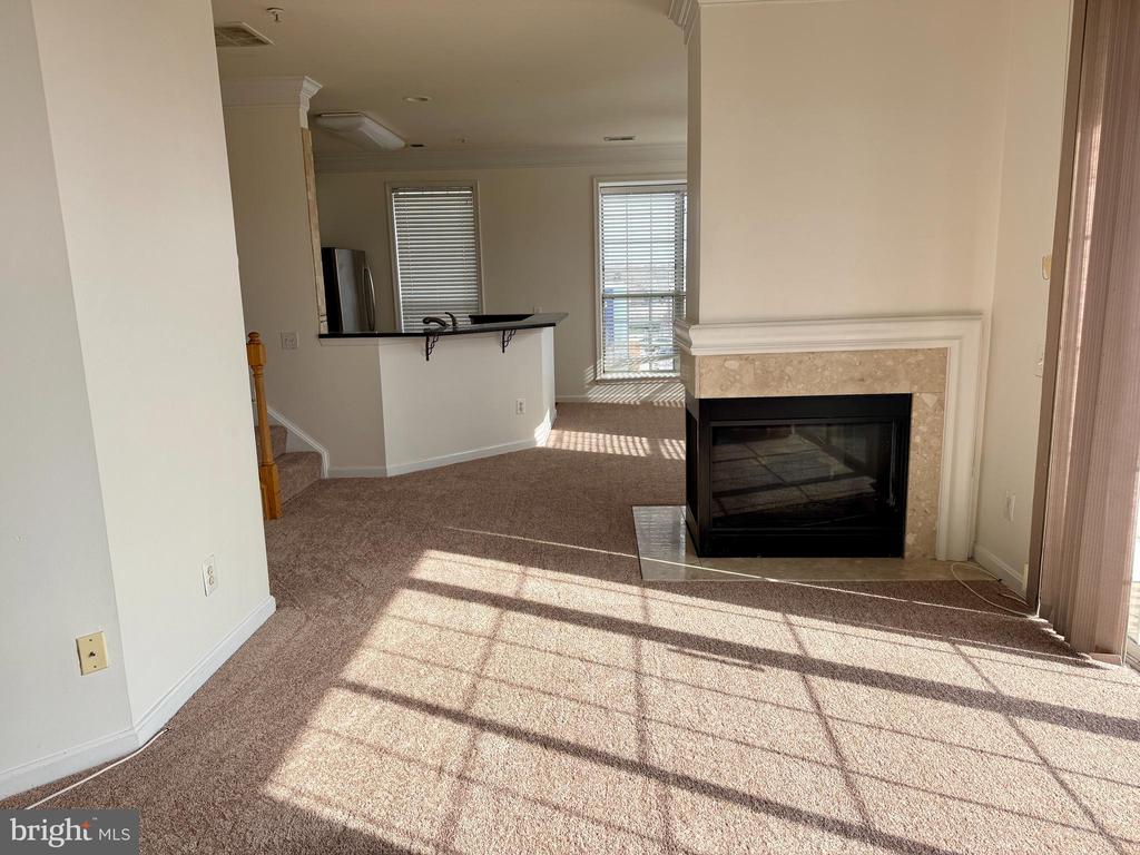 1809 KENWOOD AVENUE 303