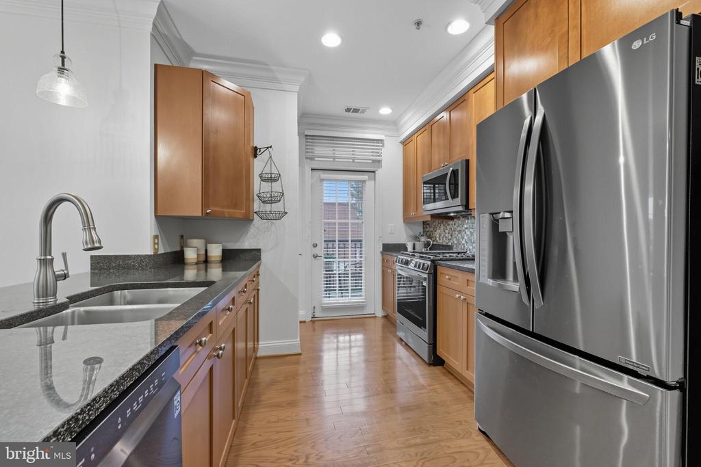 1115 CAMERON STREET 215