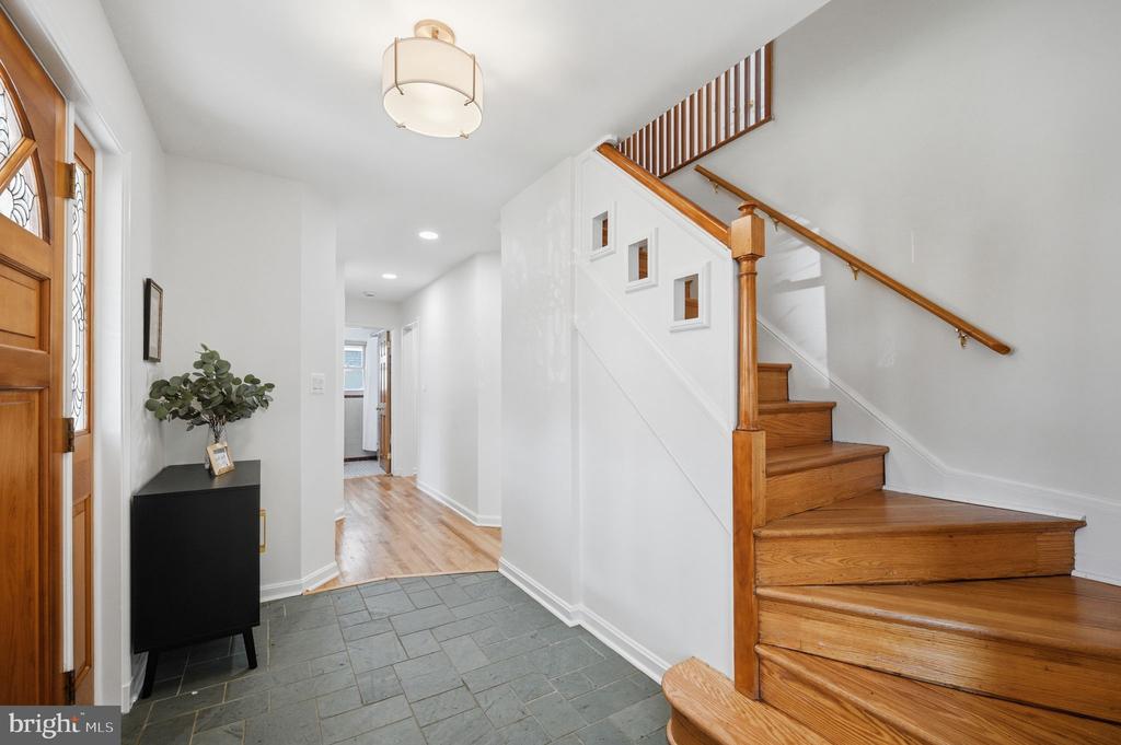 833 FONTAINE STREET