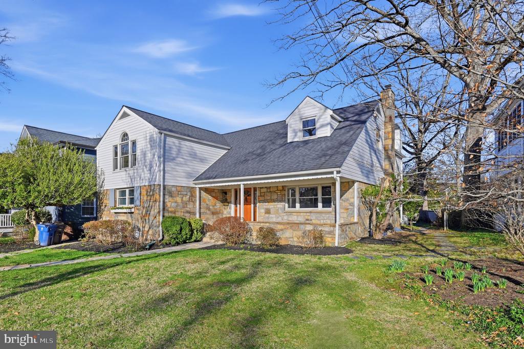 833 FONTAINE STREET